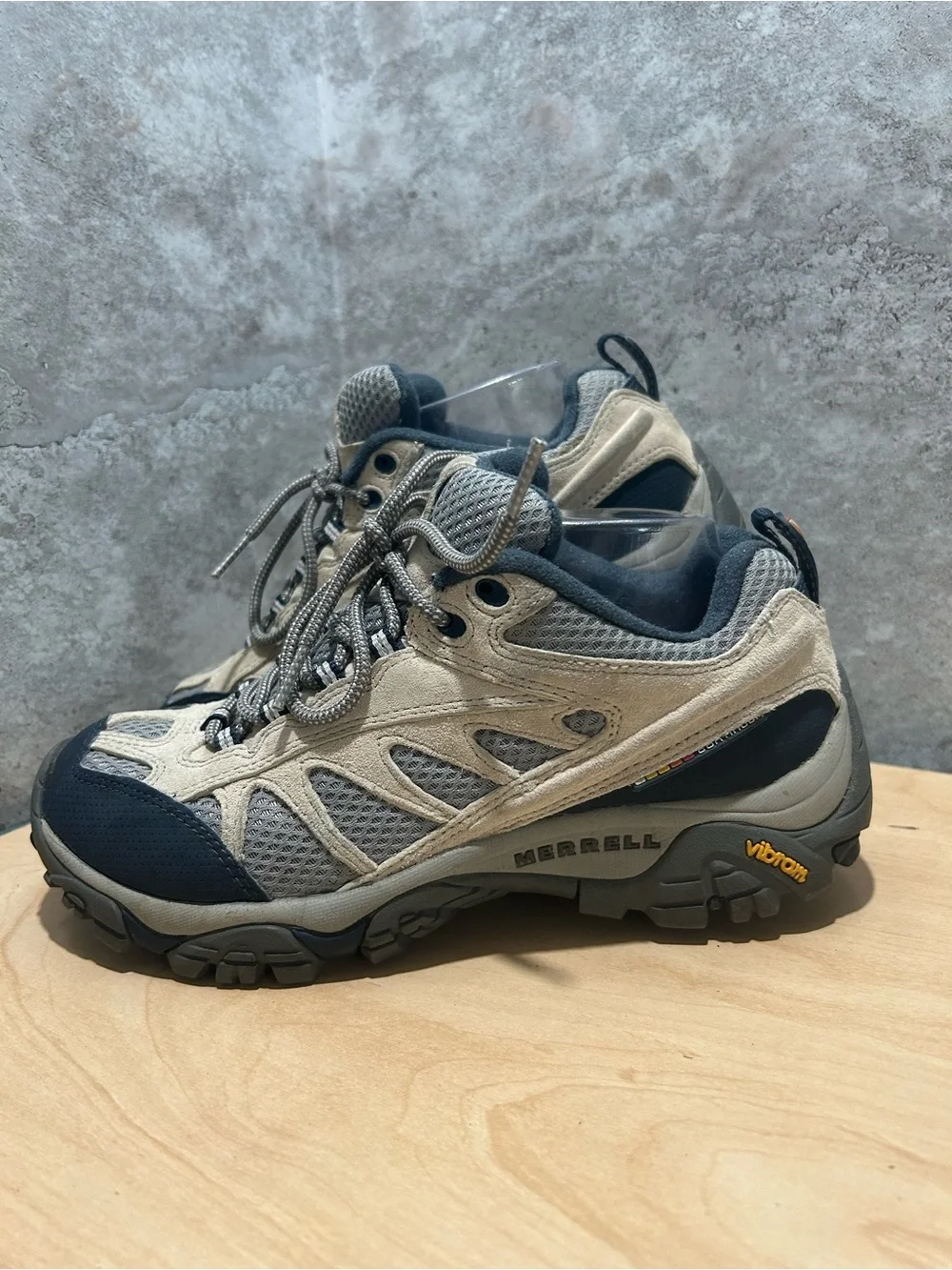 Merrell Mesa Ventilator II hiking shoes women’s size 8